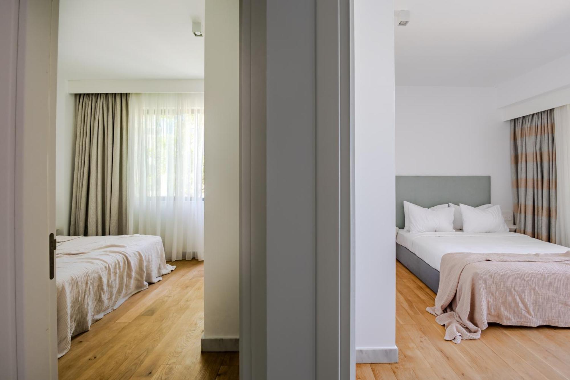 Apartment Sofia Luxury - Premium With Pool & Bbq, Rooftop Terrace, 5 Min To Sea Paphos