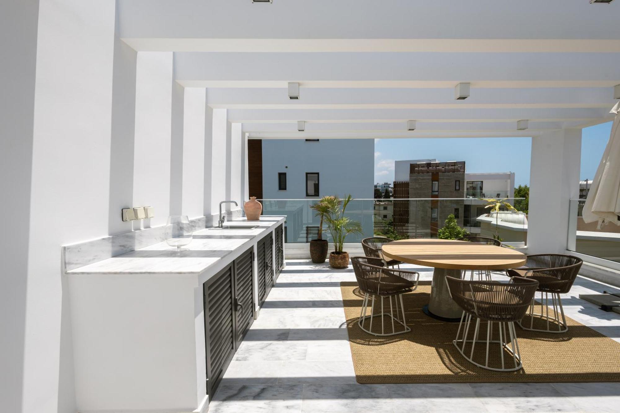 Apartment Sofia Luxury - Premium With Pool & Bbq, Rooftop Terrace, 5 Min To Sea Paphos