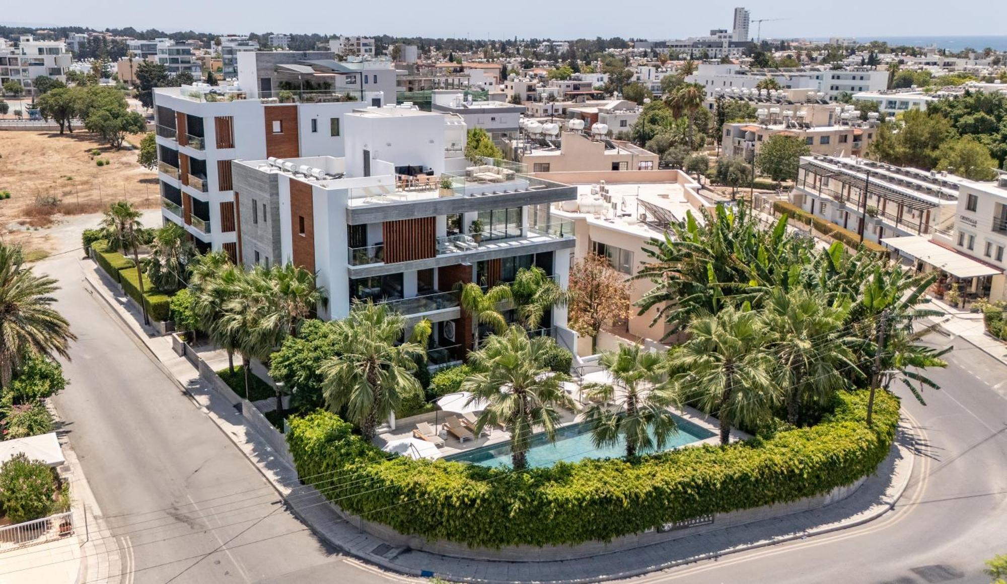 Sofia Luxury - Premium With Pool & Bbq, Rooftop Terrace, 5 Min To Sea Paphos